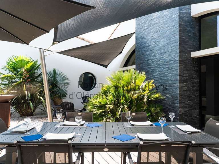 Maison Port-des-Barques - 3 chambres - 200m²