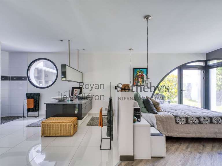 Maison Port-des-Barques - 3 chambres - 200m²