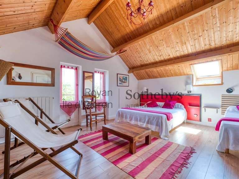 Maison avec Vue sur mer Port-des-Barques - 6 chambres - 340m²