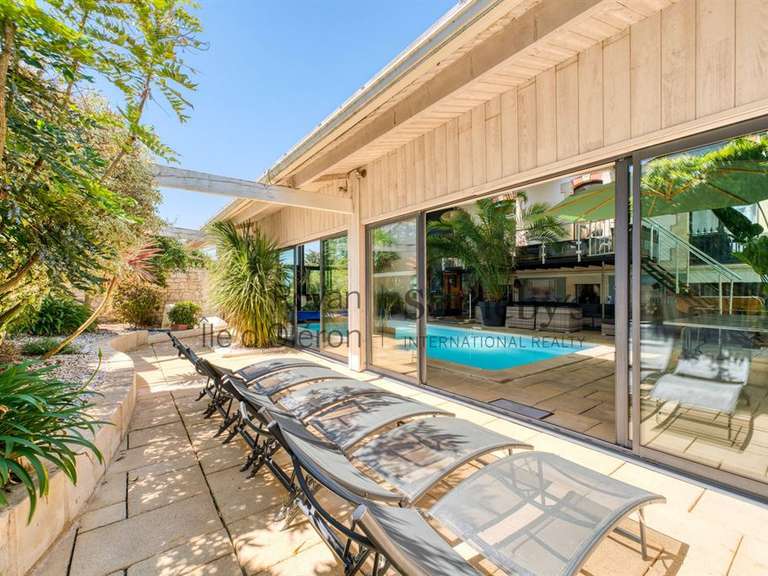 Maison avec Vue sur mer Port-des-Barques - 6 chambres - 340m²