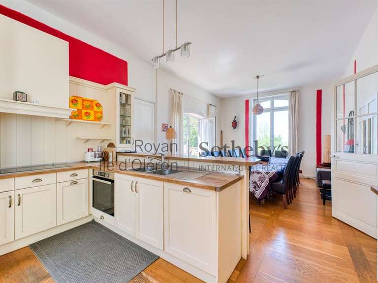 Maison avec Vue sur mer Port-des-Barques - 6 chambres - 340m²