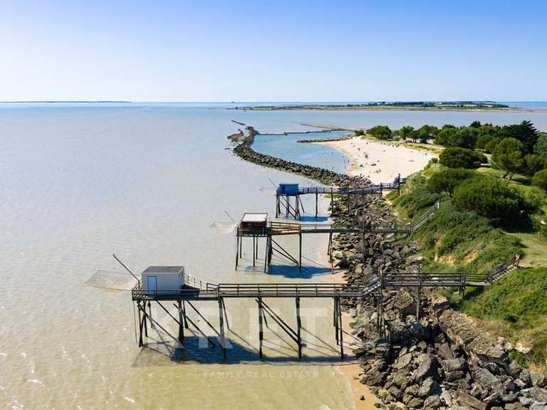 Maison Port-des-Barques - 3 chambres - 300m²
