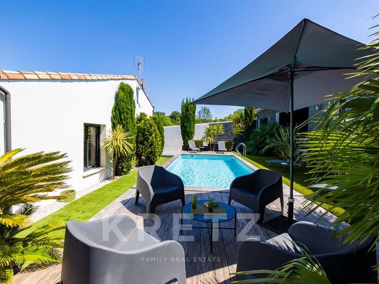 Maison Port-des-Barques - 3 chambres - 300m²
