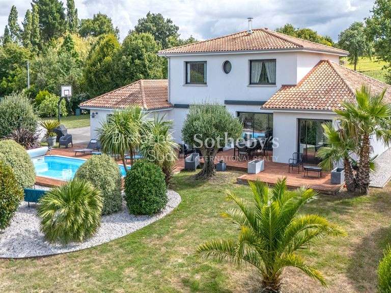 Maison Port-Saint-Père - 4 chambres - 211m²