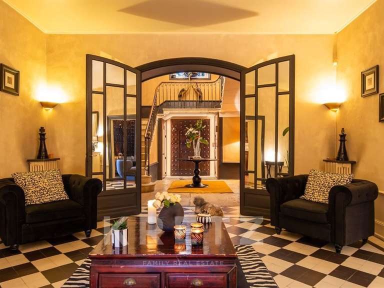 Maison Porte-de-Savoie - 7 chambres - 855m²