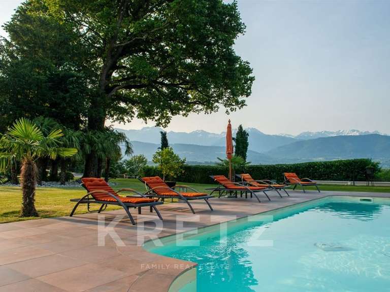 Maison Porte-de-Savoie - 7 chambres - 855m²