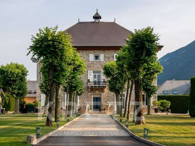 House Porte-de-Savoie