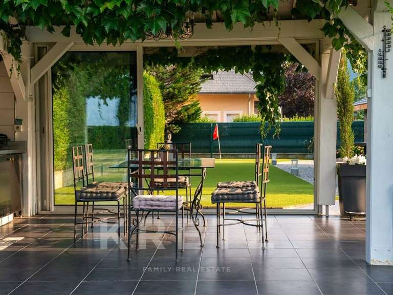 Maison Porte-de-Savoie - 7 chambres - 855m²