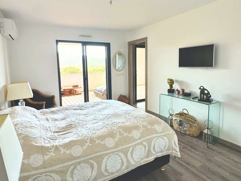 Appartement Porto-Vecchio - 5 chambres - 305m²