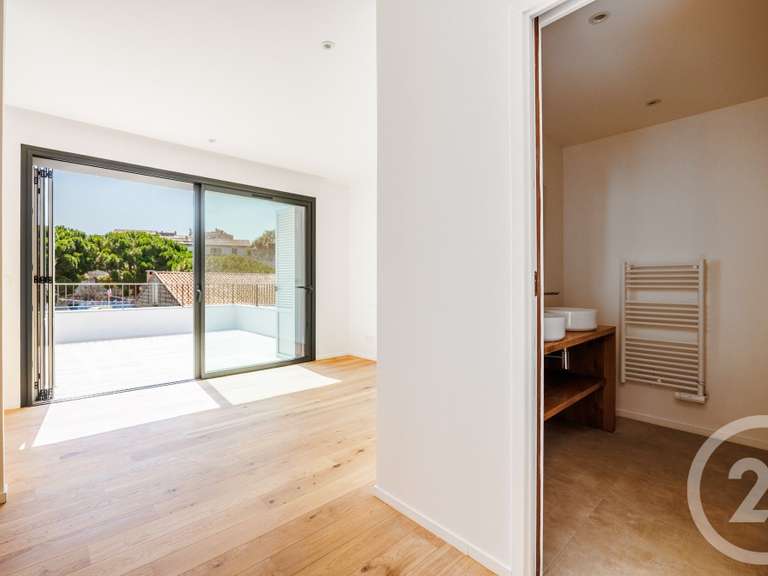 Appartement Porto-Vecchio - 3 chambres - 11m²