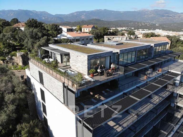 Appartement Porto-Vecchio - 3 chambres - 164m²
