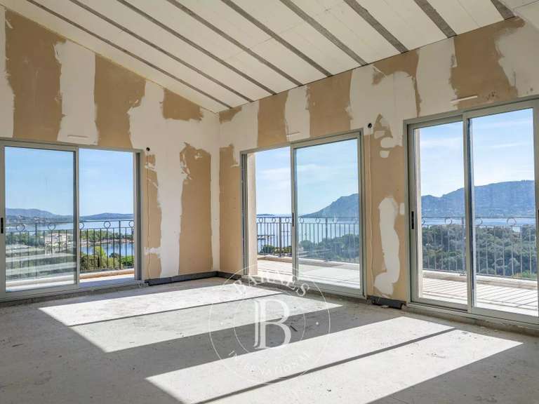 Appartement Porto-Vecchio - 3 chambres - 117m²