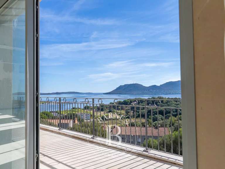 Appartement Porto-Vecchio - 3 chambres - 117m²