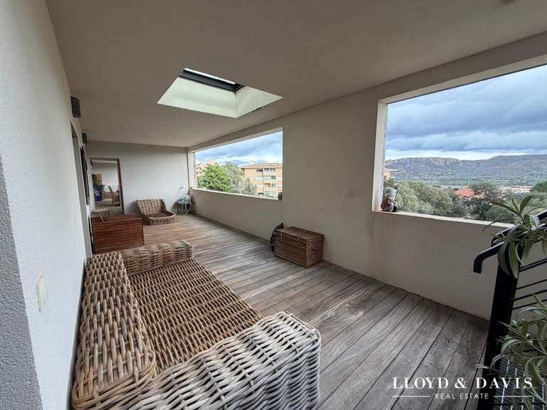 Appartement Porto-Vecchio - 5 chambres - 305m²