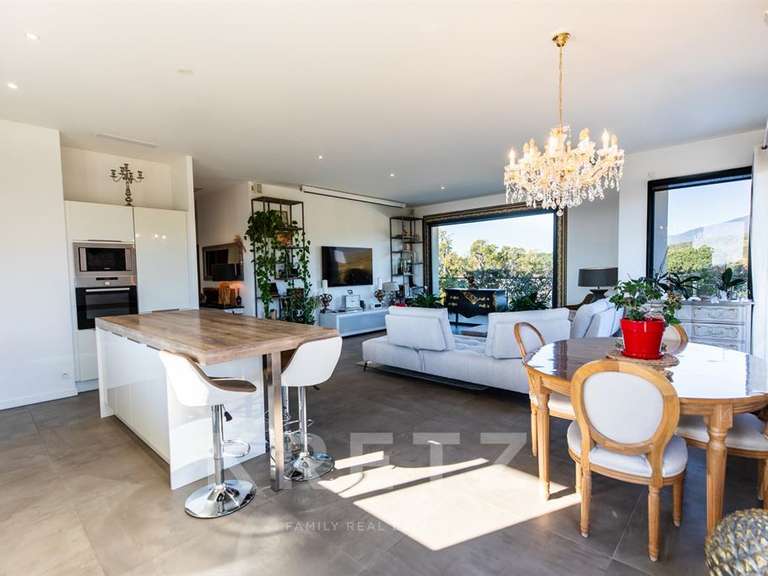 Appartement Porto-Vecchio - 3 chambres - 120m²