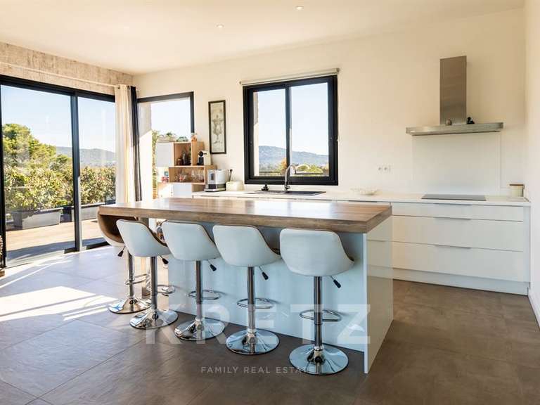 Appartement Porto-Vecchio - 3 chambres - 120m²