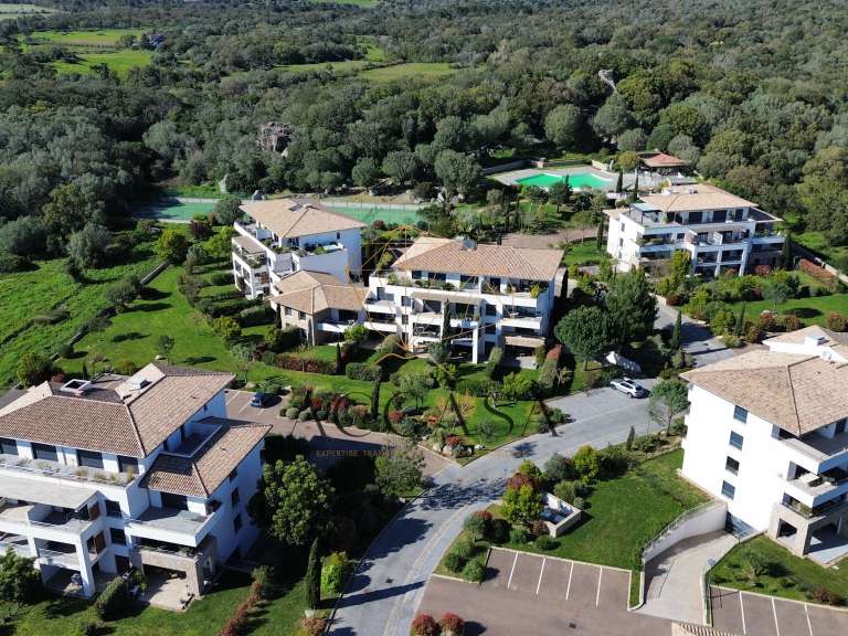 Appartement Porto-Vecchio - 3 chambres - 105m²