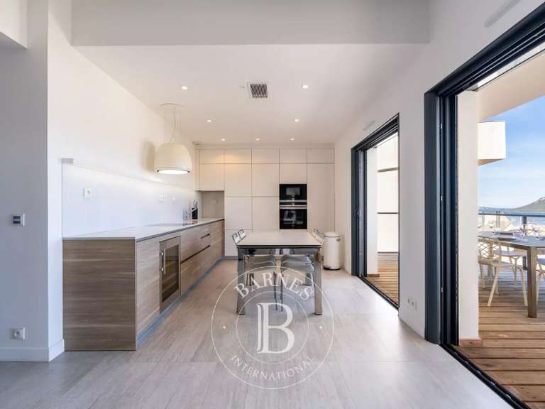 Appartement Porto-Vecchio - 3 chambres - 140m²