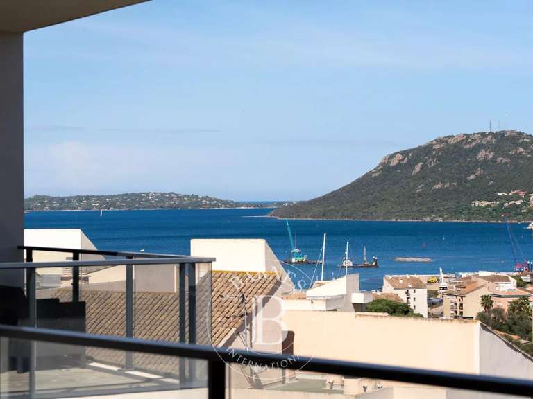 Appartement Porto-Vecchio - 3 chambres - 140m²