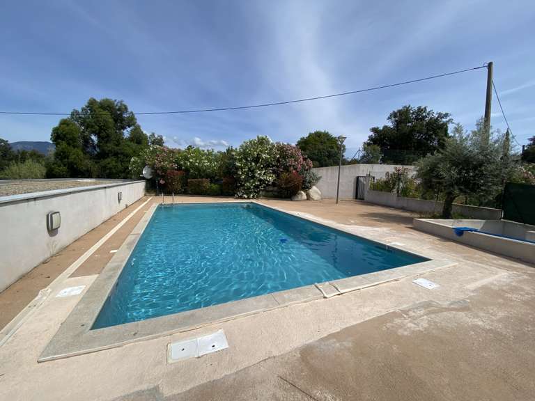 Appartement Porto-Vecchio - 5 chambres - 114m²