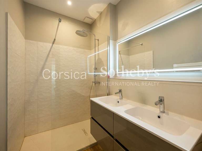 Appartement Porto-Vecchio - 3 chambres - 130m²