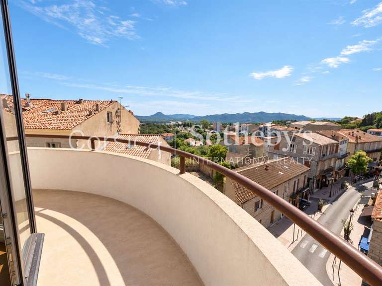 Appartement Porto-Vecchio - 3 chambres - 130m²