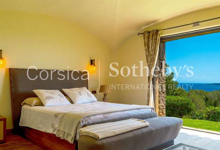 Maison Porto-Vecchio - 4 chambres - 350m²