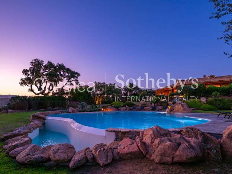 Maison Porto-Vecchio - 4 chambres - 350m²