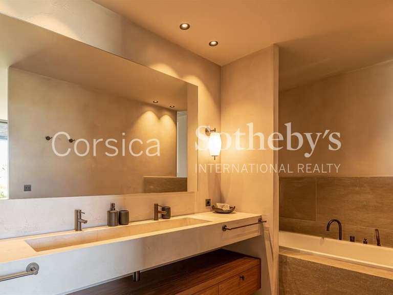 Maison Porto-Vecchio - 6 chambres - 470m²