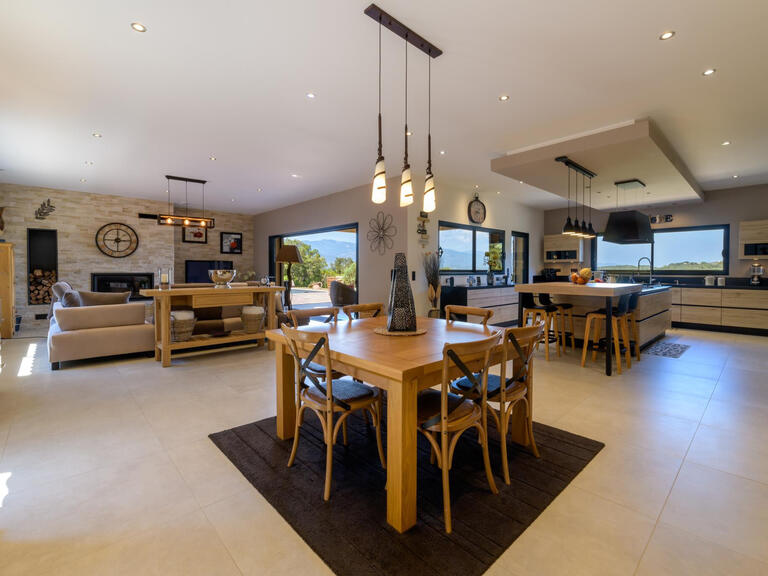 Maison Porto-Vecchio - 5 chambres - 9m²