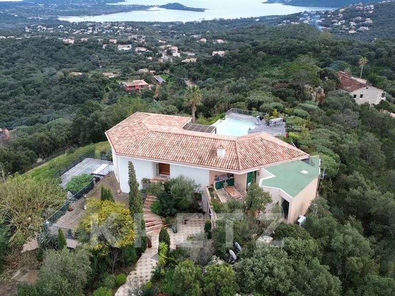 Maison Porto-Vecchio - 6 chambres - 305m²