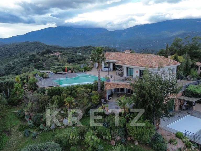 Maison Porto-Vecchio - 6 chambres - 305m²