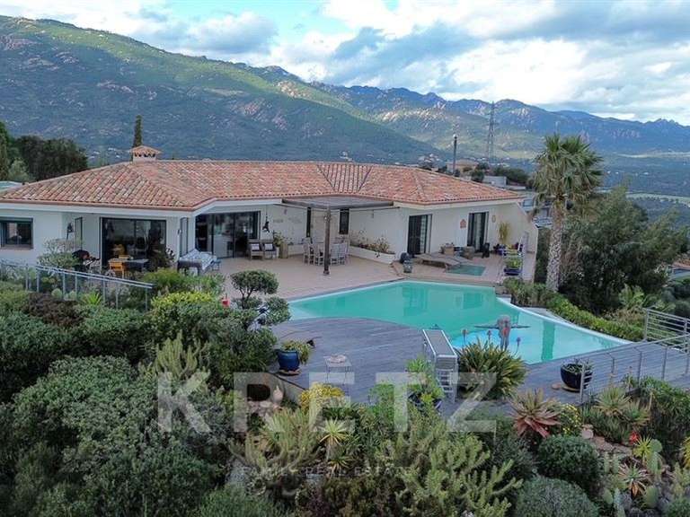 Maison Porto-Vecchio - 6 chambres - 305m²