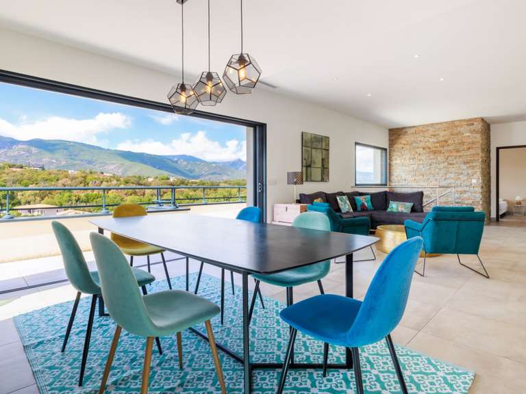 Maison Porto-Vecchio - 3 chambres - 189m²