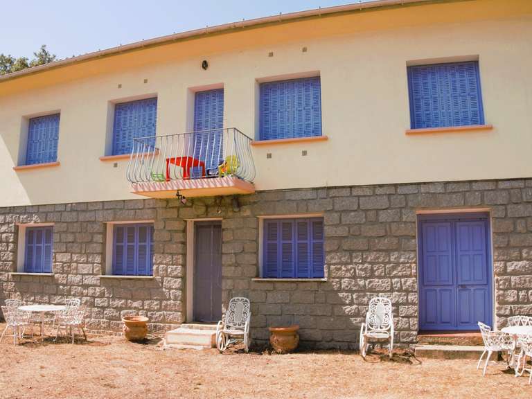 Maison Porto-Vecchio - 5 chambres - 180m²