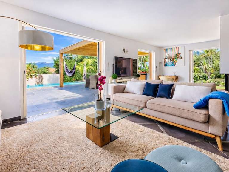 Maison Porto-Vecchio - 4 chambres - 200m²