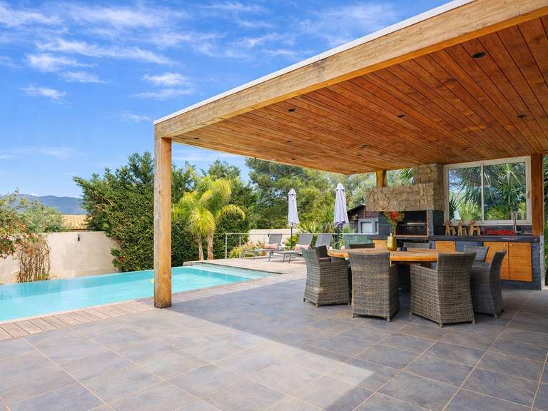 Maison Porto-Vecchio - 4 chambres - 200m²