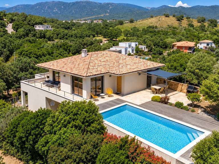 Maison Porto-Vecchio - 4 chambres - 186m²