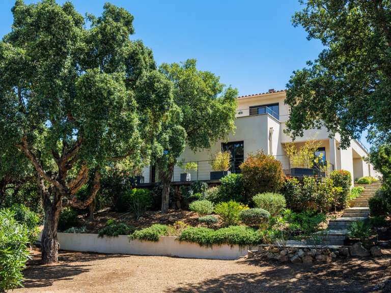 Maison Porto-Vecchio - 4 chambres - 186m²
