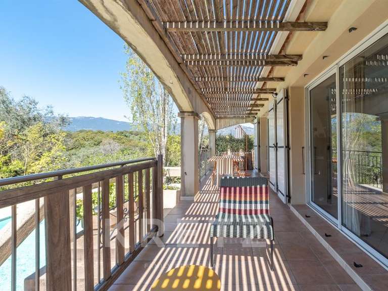 Maison Porto-Vecchio - 4 chambres - 234m²