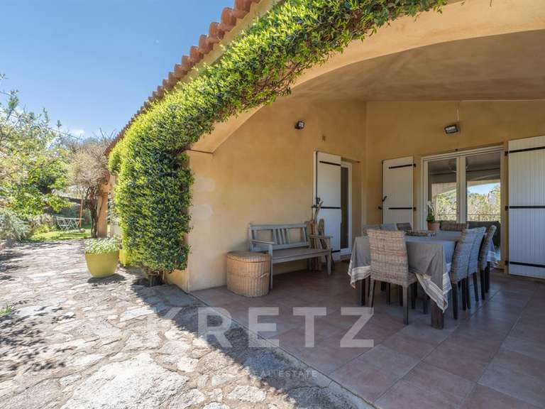 Maison Porto-Vecchio - 4 chambres - 234m²