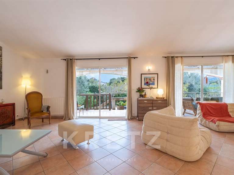 Maison Porto-Vecchio - 4 chambres - 234m²