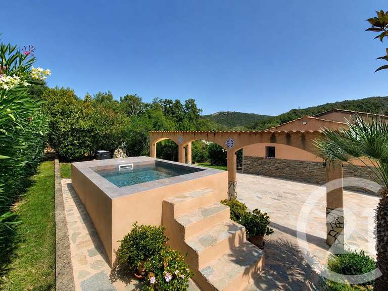 Maison Porto-Vecchio - 4 chambres - 137m²