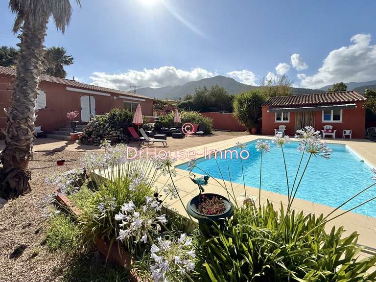 Villa Porto-Vecchio - 3 chambres - 125m²