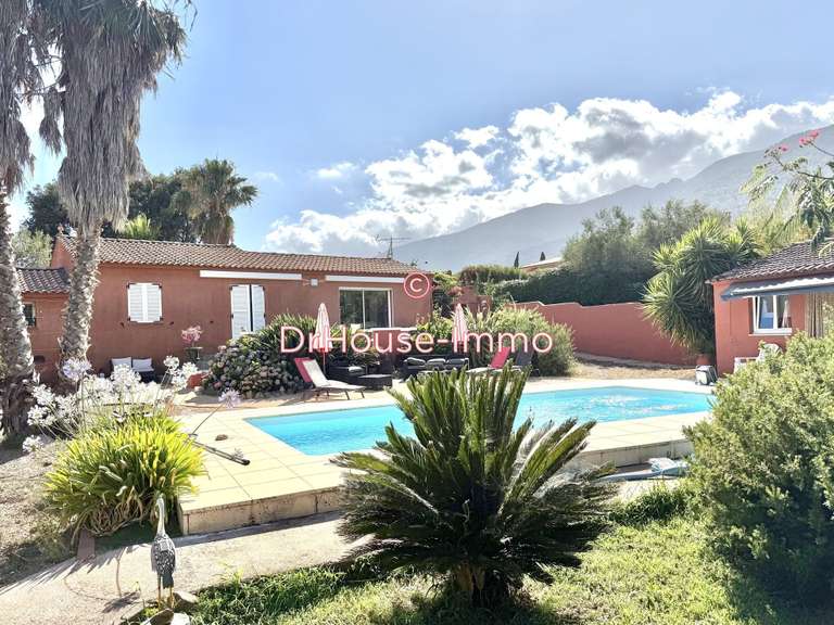 Villa Porto-Vecchio - 3 chambres - 125m²
