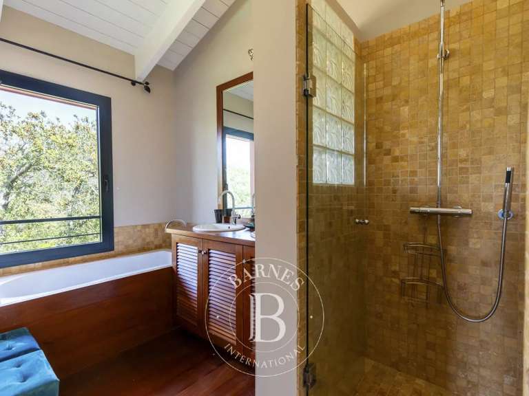 Villa Porto-Vecchio - 6 bedrooms - 260m²