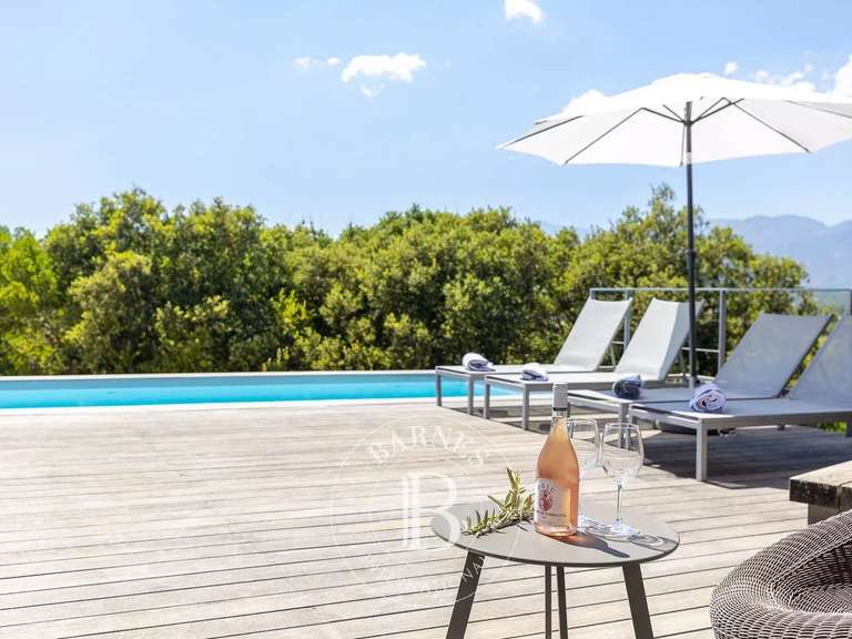 Villa Porto-Vecchio - 5 bedrooms - 170m²