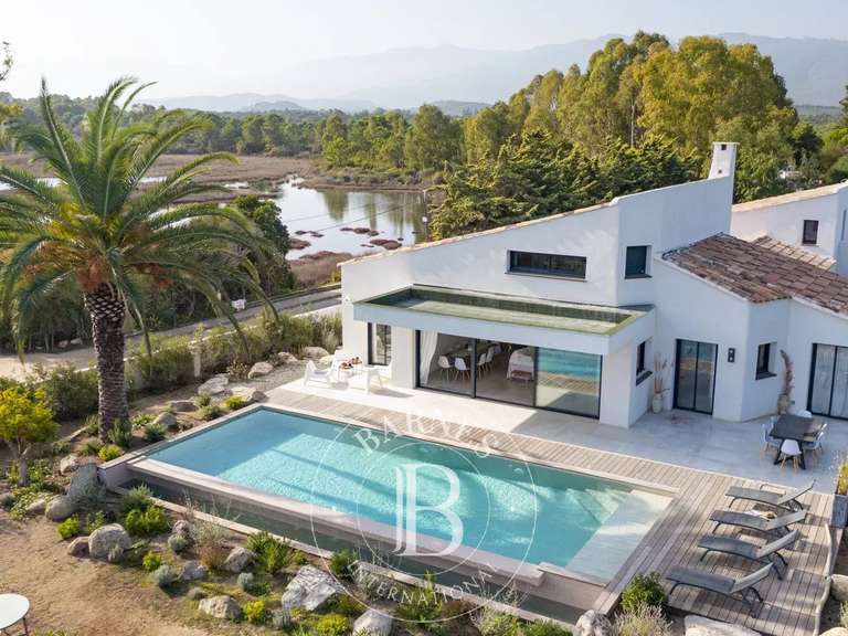Villa Porto-Vecchio - 5 bedrooms - 1373m²