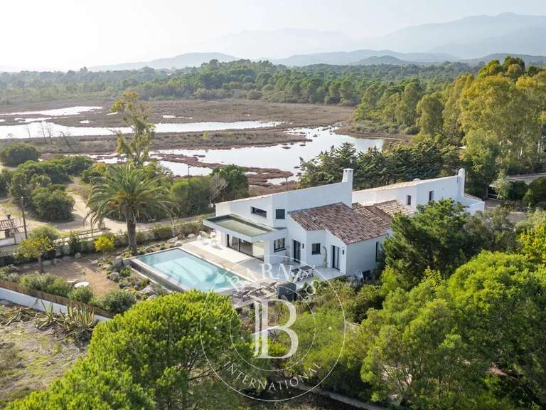 Villa Porto-Vecchio - 5 bedrooms - 1373m²