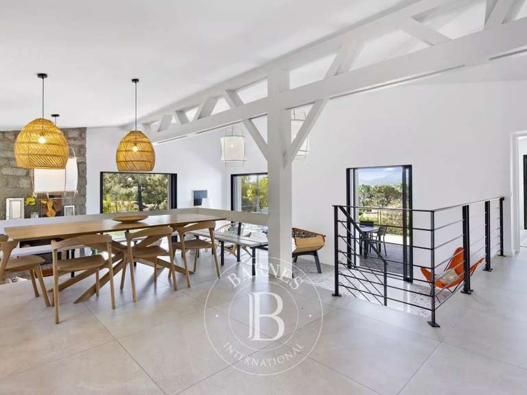 Villa Porto-Vecchio - 6 bedrooms - 220m²